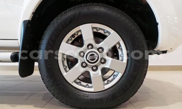 Sayi Na hannu Nissan NP 300 White Mota in Maseru a Maseru Sayi Na hannu Nissan NP 300 White Mota in Maseru a Maseru