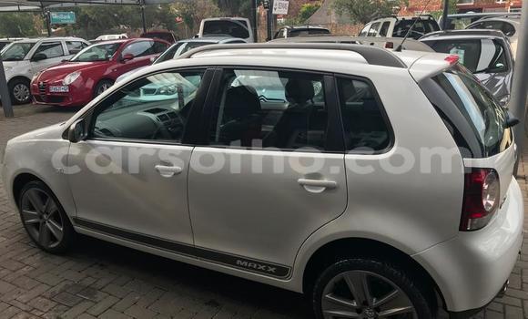 Sayi Na hannu Volkswagen Polo White Mota in Maseru a Maseru Sayi Na hannu Volkswagen Polo White Mota in Maseru a Maseru