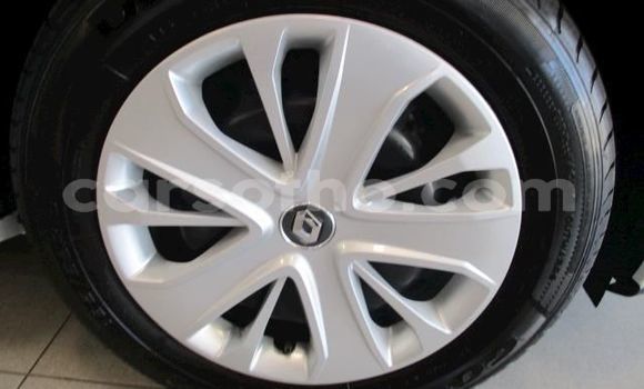 Sayi Na hannu Renault Clio White Mota in Maseru a Maseru Sayi Na hannu Renault Clio White Mota in Maseru a Maseru