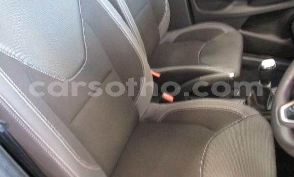 Sayi Na hannu Renault Clio White Mota in Maseru a Maseru Sayi Na hannu Renault Clio White Mota in Maseru a Maseru
