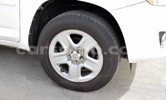 Acheter Import Utilitaire Toyota HiAce Blanc à Import - Dubai, Maseru Acheter Import Utilitaire Toyota HiAce Blanc à Import - Dubai, Maseru