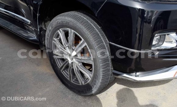 Acheter Import Voiture Toyota Land Cruiser Noir à Import - Dubai, Maseru Acheter Import Voiture Toyota Land Cruiser Noir à Import - Dubai, Maseru