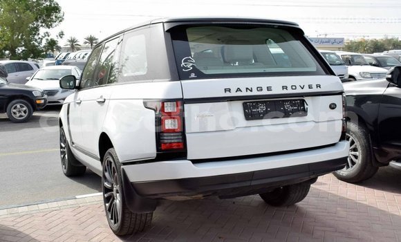 Acheter Import Voiture Land Rover Range Rover Blanc à Import - Dubai, Maseru Acheter Import Voiture Land Rover Range Rover Blanc à Import - Dubai, Maseru