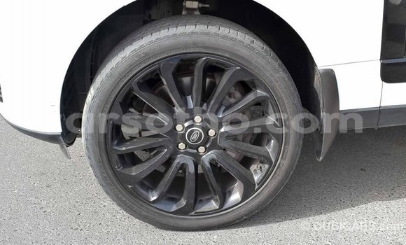 Acheter Import Voiture Land Rover Range Rover Blanc à Import - Dubai, Maseru Acheter Import Voiture Land Rover Range Rover Blanc à Import - Dubai, Maseru