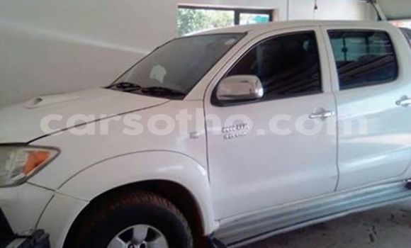 Buy Used Toyota Hilux White Car in Maseru in Maseru Buy Used Toyota Hilux White Car in Maseru in Maseru