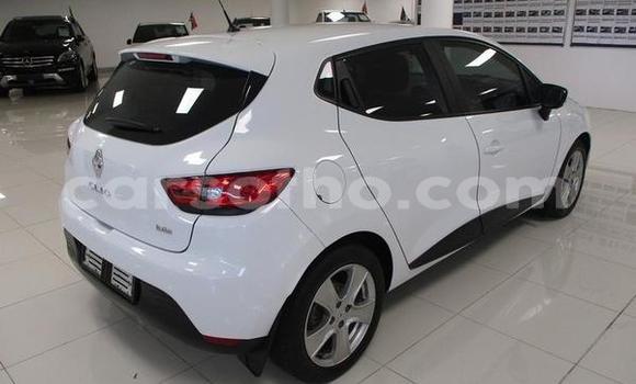 اشتري مستعمل Renault Clio White سيارة في Maseru في Maseru اشتري مستعمل Renault Clio White سيارة في Maseru في Maseru