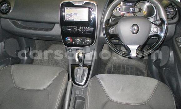 اشتري مستعمل Renault Clio White سيارة في Maseru في Maseru اشتري مستعمل Renault Clio White سيارة في Maseru في Maseru
