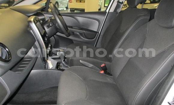 اشتري مستعمل Renault Clio White سيارة في Maseru في Maseru اشتري مستعمل Renault Clio White سيارة في Maseru في Maseru