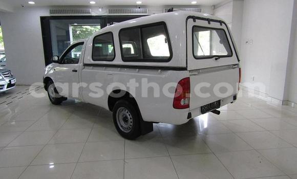 اشتري مستعمل Toyota Hilux White سيارة في Butha Buthe في Butha-Buthe اشتري مستعمل Toyota Hilux White سيارة في Butha Buthe في Butha-Buthe