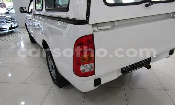 اشتري مستعمل Toyota Hilux White سيارة في Butha Buthe في Butha-Buthe اشتري مستعمل Toyota Hilux White سيارة في Butha Buthe في Butha-Buthe