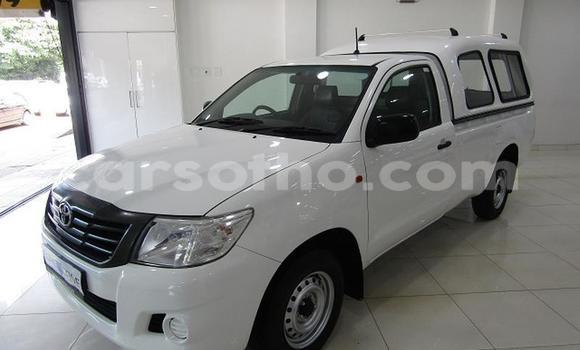اشتري مستعمل Toyota Hilux White سيارة في Butha Buthe في Butha-Buthe اشتري مستعمل Toyota Hilux White سيارة في Butha Buthe في Butha-Buthe