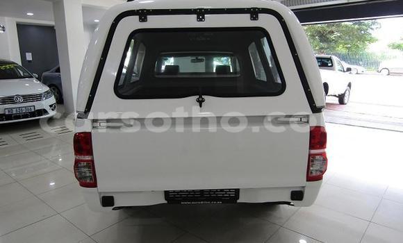 اشتري مستعمل Toyota Hilux White سيارة في Butha Buthe في Butha-Buthe اشتري مستعمل Toyota Hilux White سيارة في Butha Buthe في Butha-Buthe