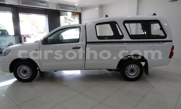 اشتري مستعمل Toyota Hilux White سيارة في Butha Buthe في Butha-Buthe اشتري مستعمل Toyota Hilux White سيارة في Butha Buthe في Butha-Buthe