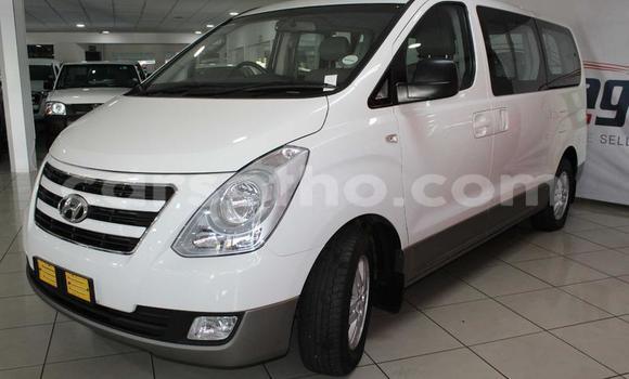 Sayi Na hannu Hyundai H1 White Mota in Butha Buthe a Butha-Buthe Sayi Na hannu Hyundai H1 White Mota in Butha Buthe a Butha-Buthe