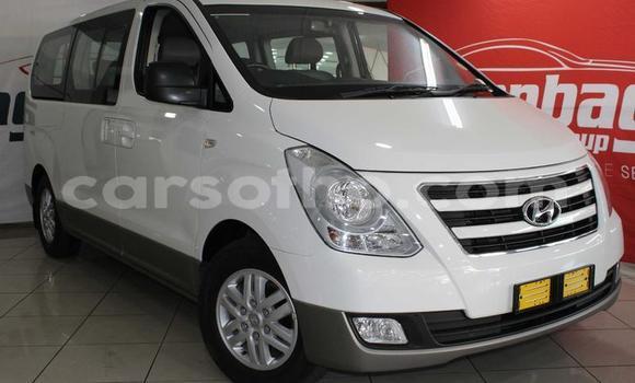 Sayi Na hannu Hyundai H1 White Mota in Butha Buthe a Butha-Buthe Sayi Na hannu Hyundai H1 White Mota in Butha Buthe a Butha-Buthe