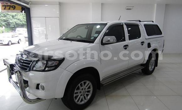 اشتري مستعمل Toyota Hilux White سيارة في Butha Buthe في Butha-Buthe اشتري مستعمل Toyota Hilux White سيارة في Butha Buthe في Butha-Buthe