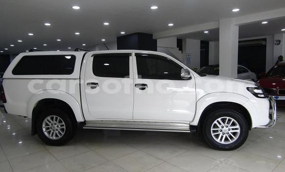 اشتري مستعمل Toyota Hilux White سيارة في Butha Buthe في Butha-Buthe اشتري مستعمل Toyota Hilux White سيارة في Butha Buthe في Butha-Buthe