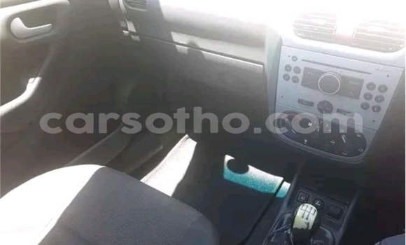 Sayi Na hannu Opel Corsa Silver Mota in Butha–Buthe a Thaba-Tseka Sayi Na hannu Opel Corsa Silver Mota in Butha–Buthe a Thaba-Tseka