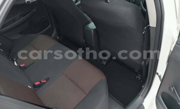 Acheter Occasion Voiture Toyota Corolla Blanc à Maseru, Maseru Acheter Occasion Voiture Toyota Corolla Blanc à Maseru, Maseru