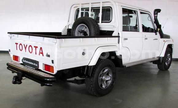 اشتري مستعمل Toyota Land Cruiser White سيارة في Maseru في Maseru اشتري مستعمل Toyota Land Cruiser White سيارة في Maseru في Maseru