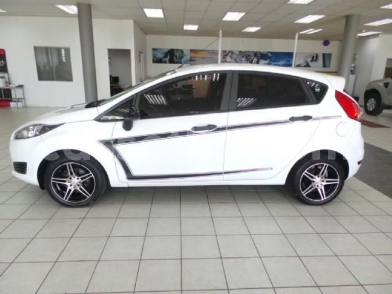 Big with watermark 2016 ford fiesta 2