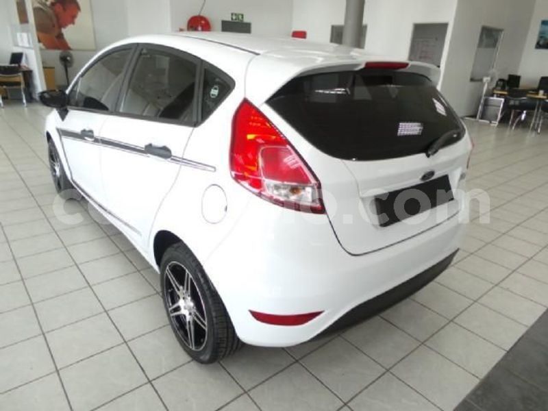 Big with watermark 2016 ford fiesta 3
