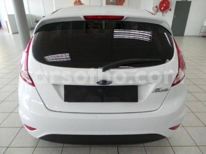 Big with watermark 2016 ford fiesta 4