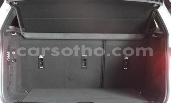 Buy Used Land Rover Range Rover Evoque White Car in Maseru in Maseru Buy Used Land Rover Range Rover Evoque White Car in Maseru in Maseru