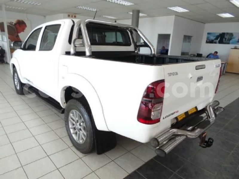 Big with watermark 2014 toyota hilux 3