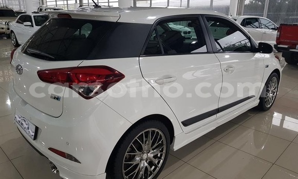 Buy Used Hyundai i20 White Car in Butha–Buthe in Thaba-Tseka Buy Used Hyundai i20 White Car in Butha–Buthe in Thaba-Tseka