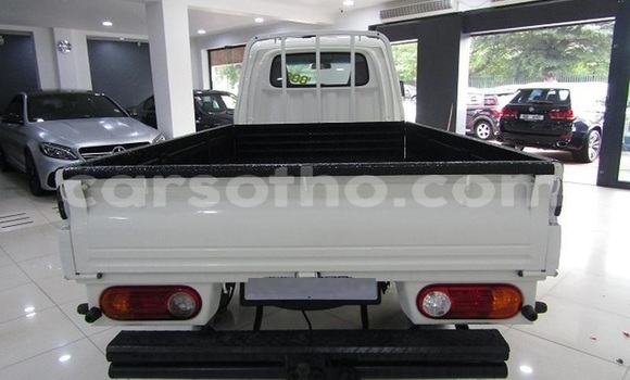 اشتري مستعمل Hyundai H200 White سيارة في Butha–Buthe في Thaba-Tseka اشتري مستعمل Hyundai H200 White سيارة في Butha–Buthe في Thaba-Tseka