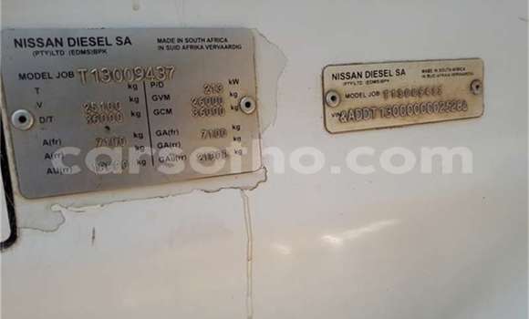 Sayi Na hannu Nissan UD White Babbar mota in Mafeteng a Mafeteng Sayi Na hannu Nissan UD White Babbar mota in Mafeteng a Mafeteng