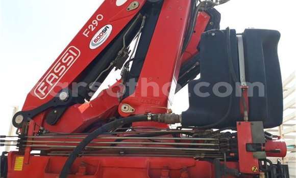 Sayi Na hannu Nissan UD White Babbar mota in Mafeteng a Mafeteng Sayi Na hannu Nissan UD White Babbar mota in Mafeteng a Mafeteng