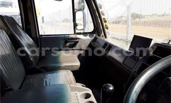 Sayi Na hannu Nissan UD White Babbar mota in Mafeteng a Mafeteng Sayi Na hannu Nissan UD White Babbar mota in Mafeteng a Mafeteng