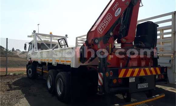 Sayi Na hannu Nissan UD White Babbar mota in Mafeteng a Mafeteng Sayi Na hannu Nissan UD White Babbar mota in Mafeteng a Mafeteng