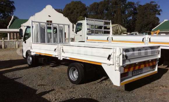 اشتري مستعمل Toyota Dyna White شاحنة في Mafeteng في Mafeteng اشتري مستعمل Toyota Dyna White شاحنة في Mafeteng في Mafeteng