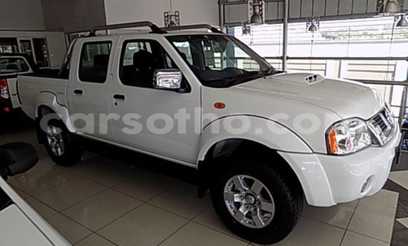 Sayi Na hannu Nissan NP 300 White Mota in Butha Buthe a Butha-Buthe Sayi Na hannu Nissan NP 300 White Mota in Butha Buthe a Butha-Buthe