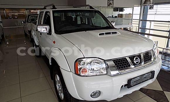 Sayi Na hannu Nissan NP 300 White Mota in Butha Buthe a Butha-Buthe Sayi Na hannu Nissan NP 300 White Mota in Butha Buthe a Butha-Buthe