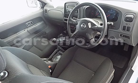 Sayi Na hannu Nissan NP 300 White Mota in Butha Buthe a Butha-Buthe Sayi Na hannu Nissan NP 300 White Mota in Butha Buthe a Butha-Buthe