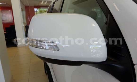 Sayi Na hannu Toyota Land Cruiser Prado White Mota in Butha–Buthe a Thaba-Tseka Sayi Na hannu Toyota Land Cruiser Prado White Mota in Butha–Buthe a Thaba-Tseka