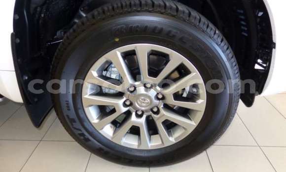 Sayi Na hannu Toyota Land Cruiser Prado White Mota in Butha–Buthe a Thaba-Tseka Sayi Na hannu Toyota Land Cruiser Prado White Mota in Butha–Buthe a Thaba-Tseka