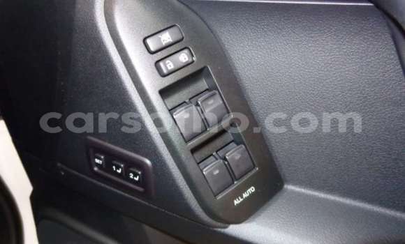 Sayi Na hannu Toyota Land Cruiser Prado White Mota in Butha–Buthe a Thaba-Tseka Sayi Na hannu Toyota Land Cruiser Prado White Mota in Butha–Buthe a Thaba-Tseka