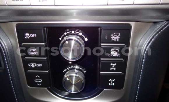 Sayi Na hannu Toyota Land Cruiser Prado White Mota in Butha–Buthe a Thaba-Tseka Sayi Na hannu Toyota Land Cruiser Prado White Mota in Butha–Buthe a Thaba-Tseka