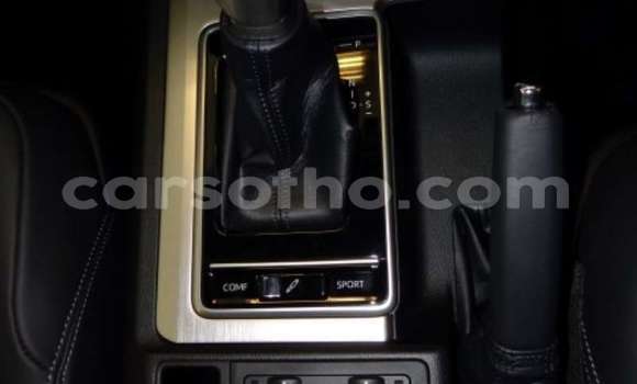 Sayi Na hannu Toyota Land Cruiser Prado White Mota in Butha–Buthe a Thaba-Tseka Sayi Na hannu Toyota Land Cruiser Prado White Mota in Butha–Buthe a Thaba-Tseka