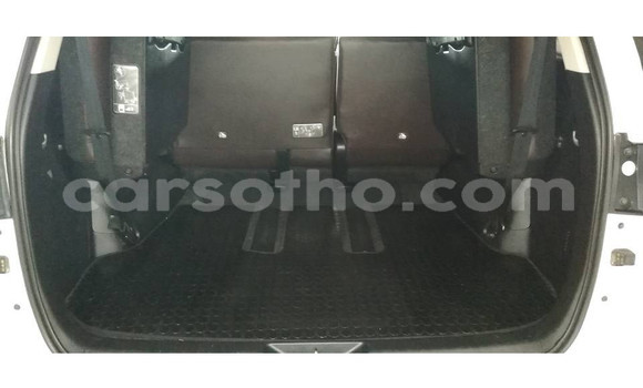 Sayi Na hannu Toyota Land Cruiser Prado White Mota in Butha–Buthe a Thaba-Tseka Sayi Na hannu Toyota Land Cruiser Prado White Mota in Butha–Buthe a Thaba-Tseka