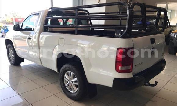 Sayi Na hannu Volkswagen Amarok White Mota in Butha Buthe a Butha-Buthe Sayi Na hannu Volkswagen Amarok White Mota in Butha Buthe a Butha-Buthe