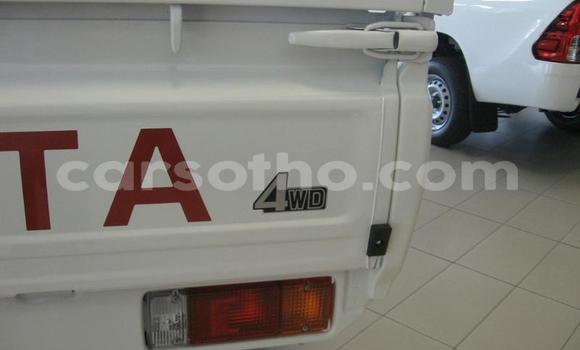 Sayi Na hannu Toyota Land Cruiser White Mota in Butha–Buthe a Thaba-Tseka Sayi Na hannu Toyota Land Cruiser White Mota in Butha–Buthe a Thaba-Tseka