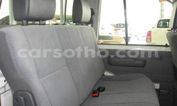 Sayi Na hannu Toyota Land Cruiser White Mota in Butha–Buthe a Thaba-Tseka Sayi Na hannu Toyota Land Cruiser White Mota in Butha–Buthe a Thaba-Tseka