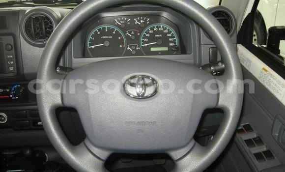 Sayi Na hannu Toyota Land Cruiser White Mota in Butha–Buthe a Thaba-Tseka Sayi Na hannu Toyota Land Cruiser White Mota in Butha–Buthe a Thaba-Tseka