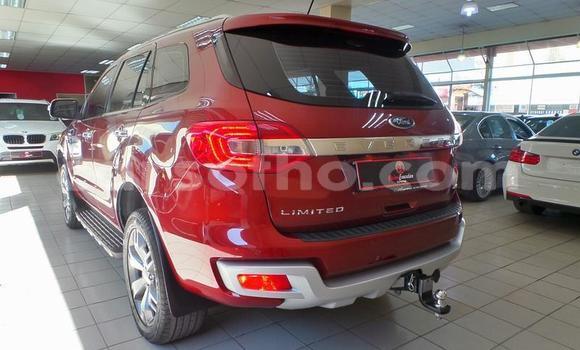 Sayi Na hannu Ford Everest Red Mota in Butha–Buthe a Thaba-Tseka Sayi Na hannu Ford Everest Red Mota in Butha–Buthe a Thaba-Tseka
